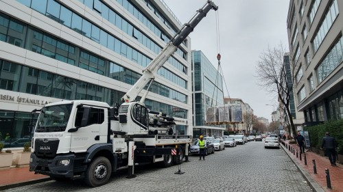 Ofisim İstanbul Plaza Vinç Kiralama